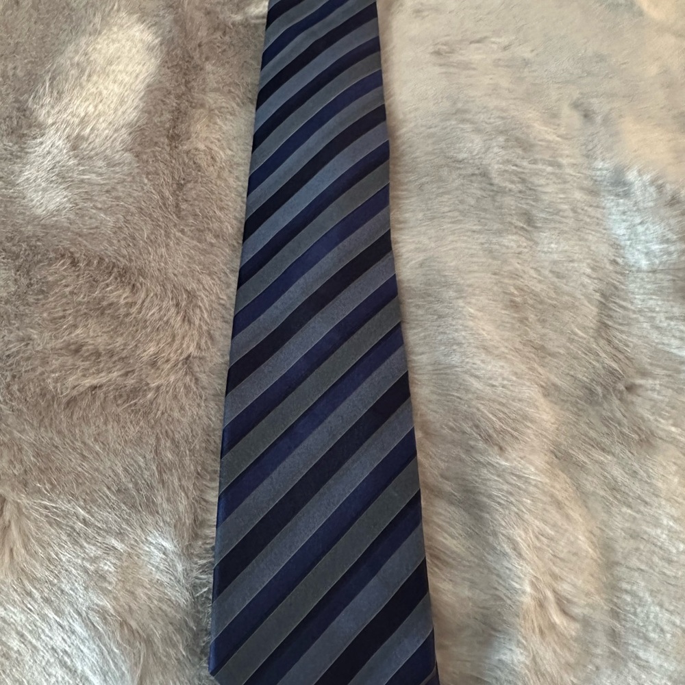 Hugo Boss Silk Blue stripe tie